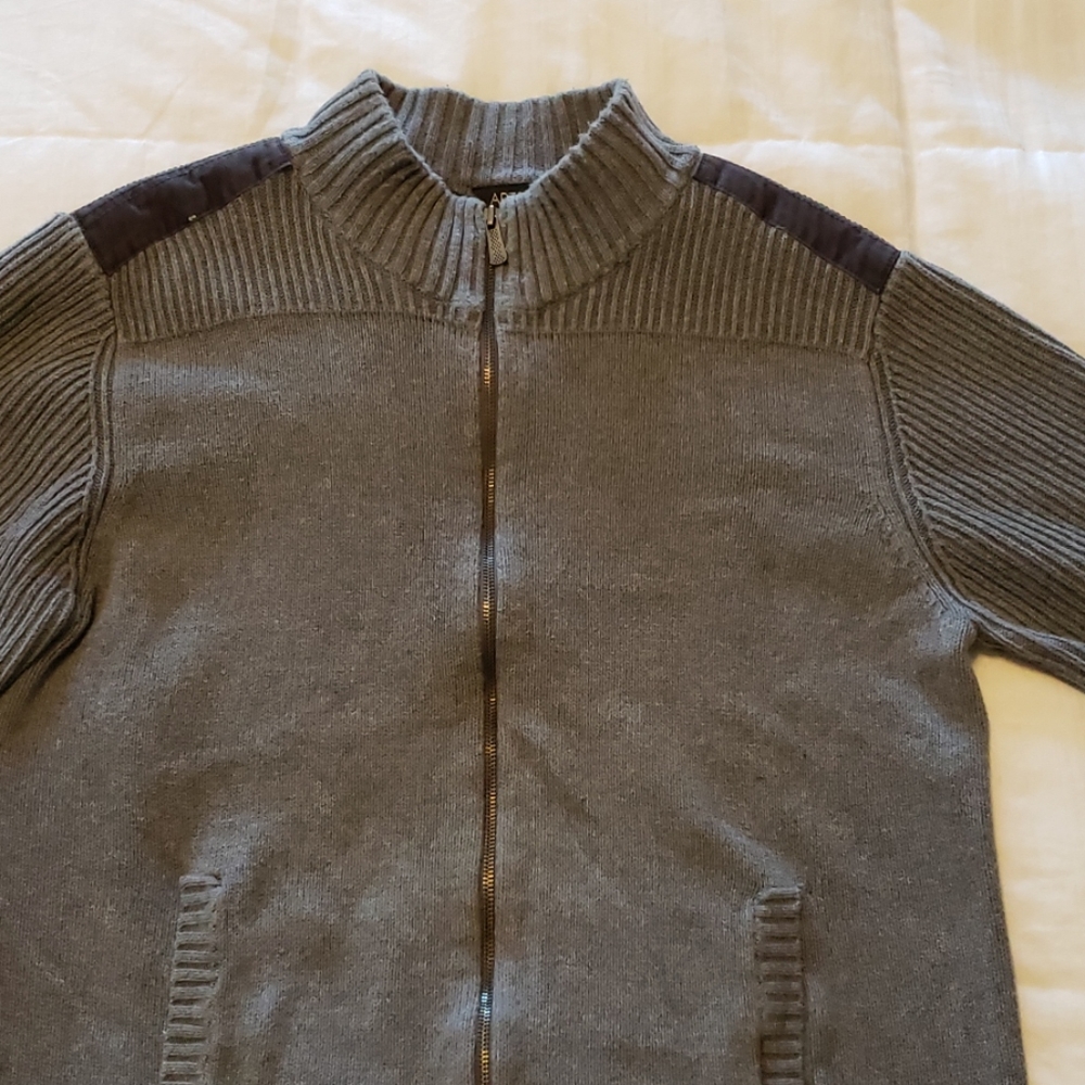 Men's zippered sweater